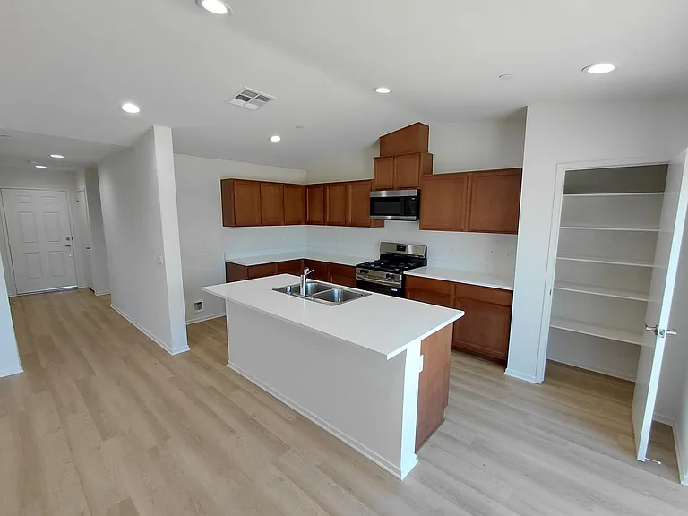 475 Palomino Ct — Photo 14