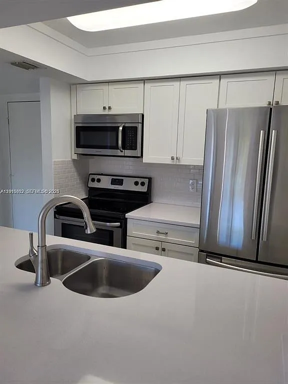 2 bed, 933 sqft, $2,000 — Photo 4