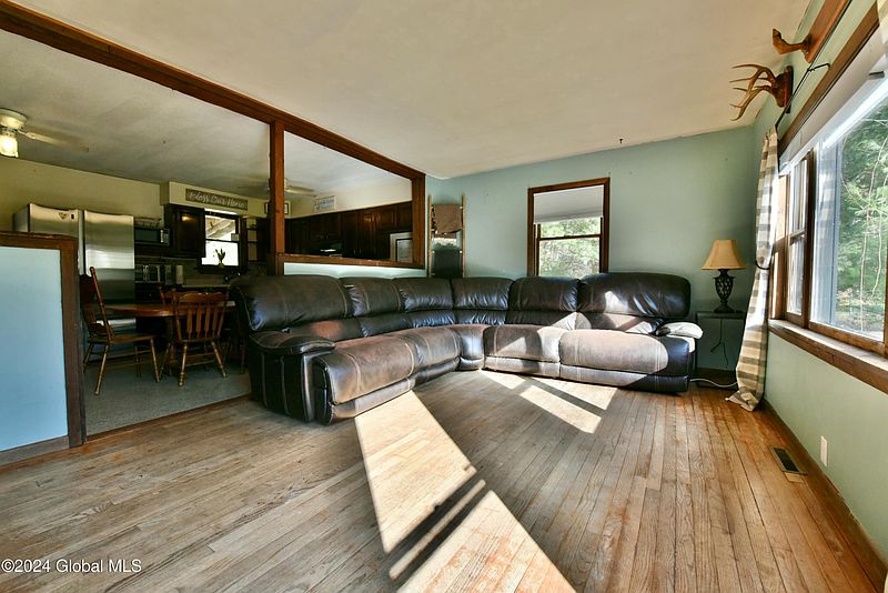 5th image of 65 Barney Road