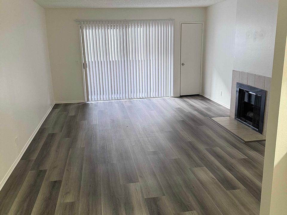 1st image of 15739 Vanowen St #205