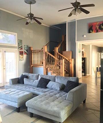 3rd image of 411 E Carson St #5
