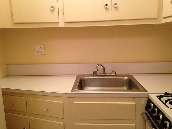 2nd image of 13530 Grand Central Pkwy APT 519