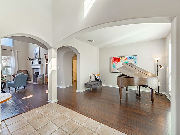 5th image of 1038 Resaca Dr
