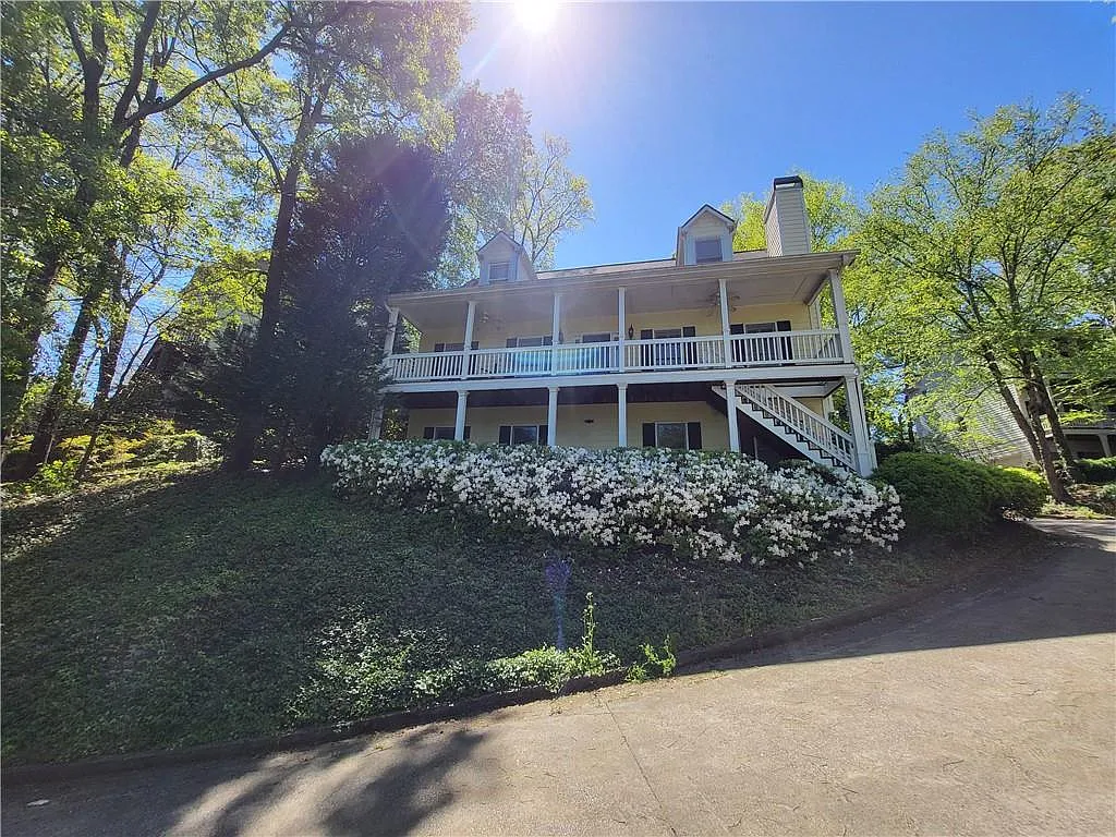 4 bed, 3.5 bath, 2470 sqft, $3,745 — Photo 1