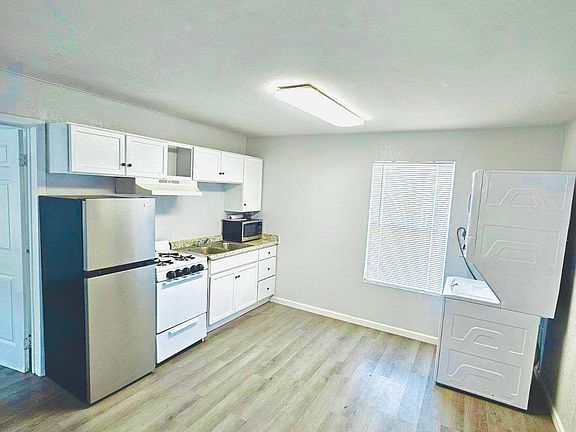 4th image of 638 1/2 W Brighton Ave