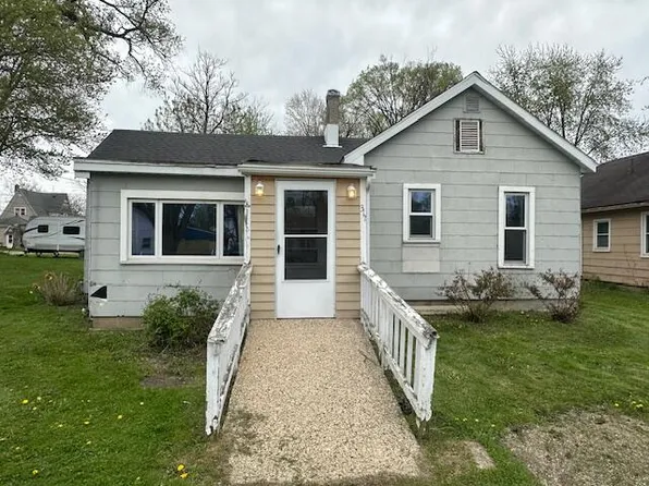 311 Park St, Watervliet, MI 49098