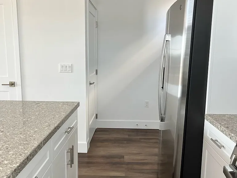 Emerald Ridge Apartments — Photo 34