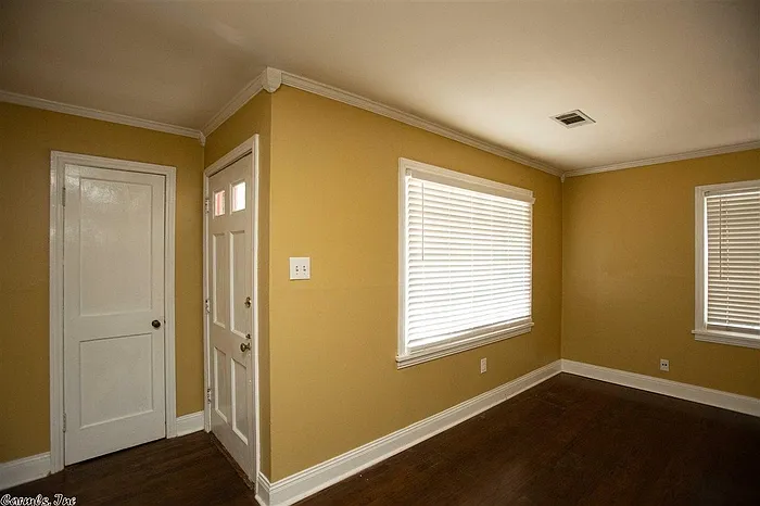 2 bed, 1.0 bath, 1000 sqft, $1,195 — Photo 2