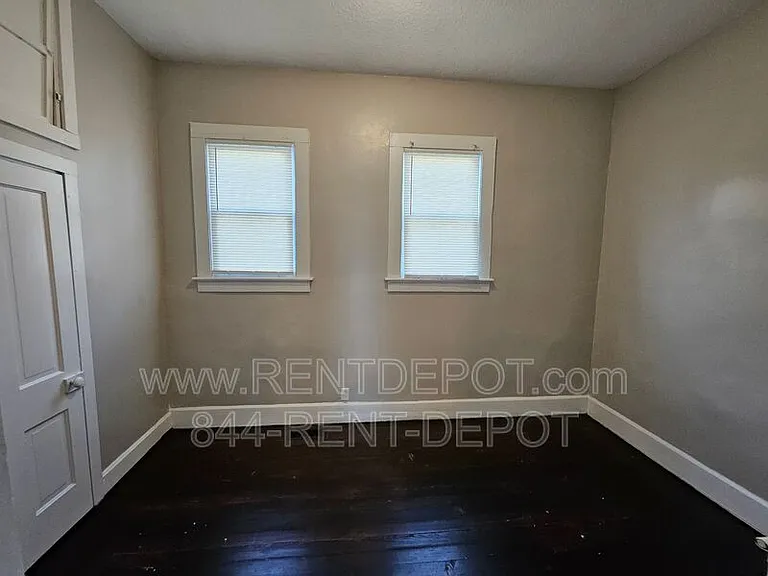 304 S Grand Ave — Photo 6