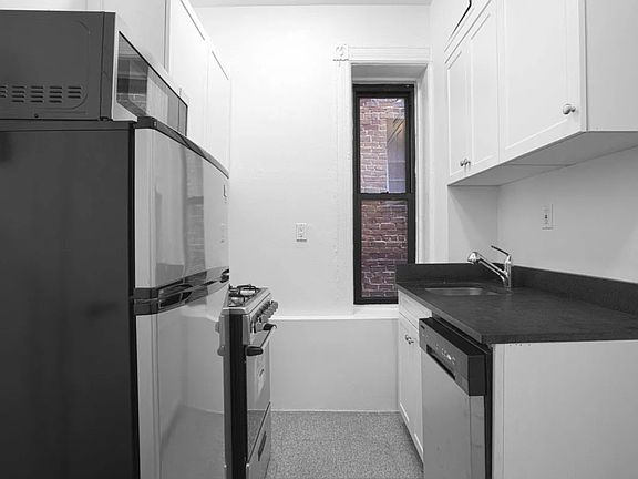 3rd image of 57 W 10th St APT 6BC