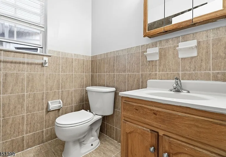 83 Farley Ave — Photo 18
