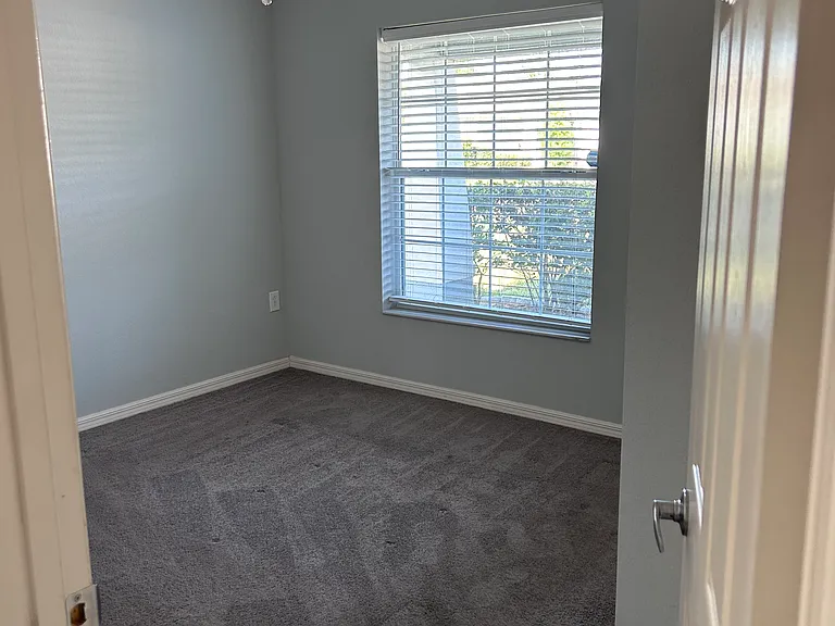 336 Saint Georges Cir — Photo 8