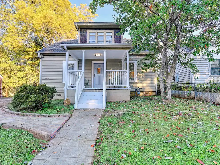 1179 Francis St NW — Photo 3