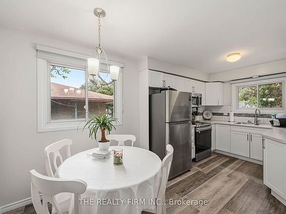 3rd image of 91 Monmore Rd