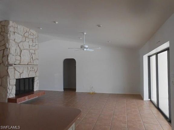 5th image of 1837 Seafan Cir