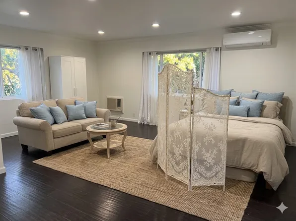 670 Lombardy Pl, San Marino, CA 91108
