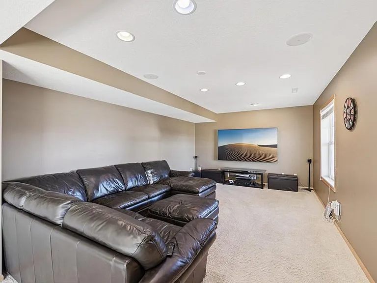 8451 Jonquil Ln N — Photo 12