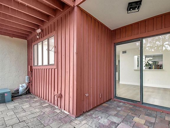 3rd image of 441 SE 11th Ter