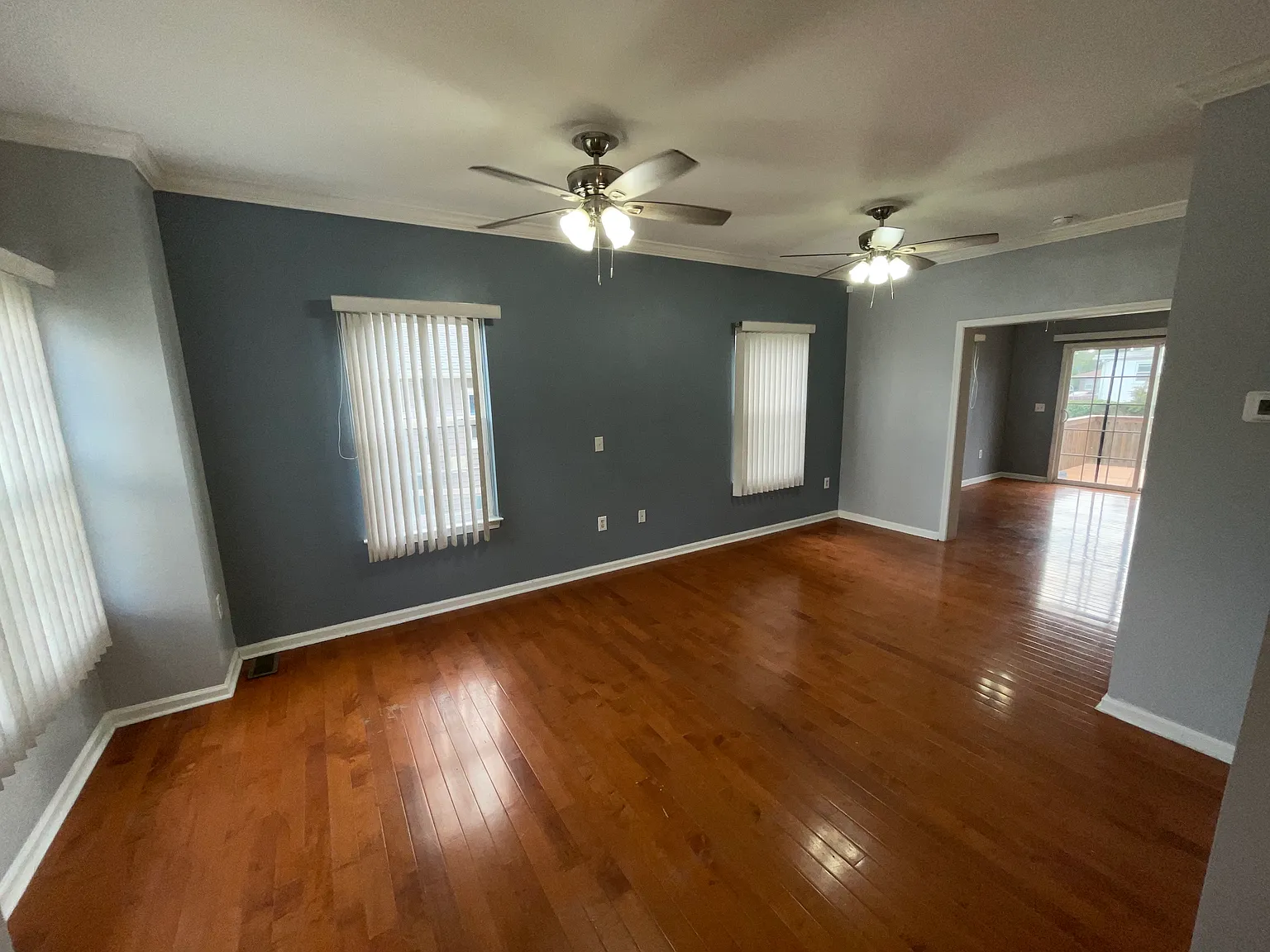 3 bed, 2.5 bath, 2100 sqft, $2,395 — Photo 2