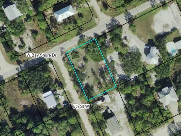 480 W Bay Shore Dr, Eastpoint, FL 32328