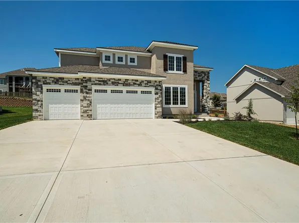 4544 NE Sherwood Dr, Lees Summit, MO 64064