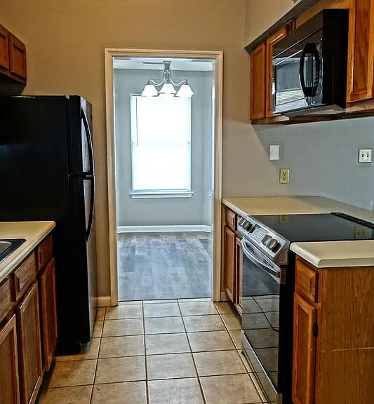 13916 Sandhurst Dr SW — Photo 2