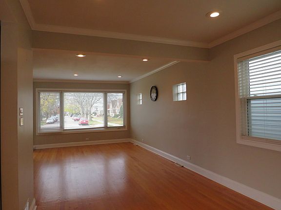 4th image of 3131 N Newland Ave