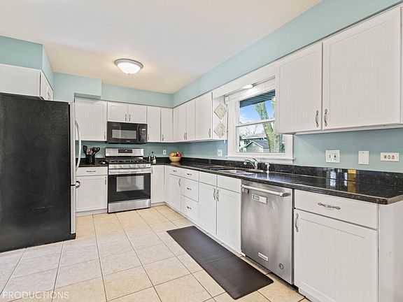 5th image of 9442 Cottonwood Dr
