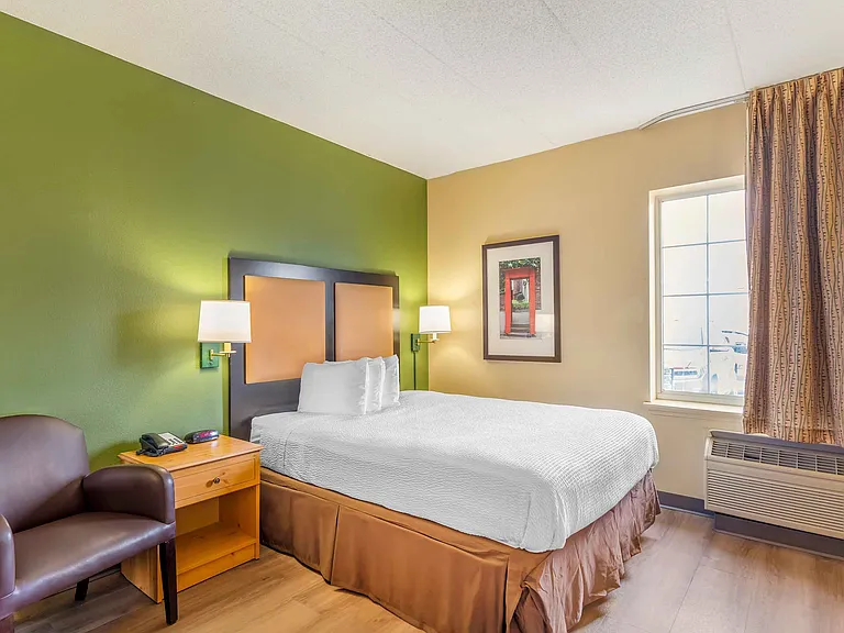 Studio Suite - 1 Queen Bed