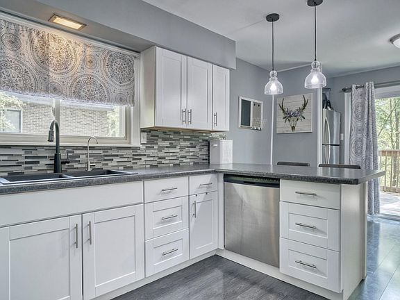 5th image of 7309 W 127th Pl