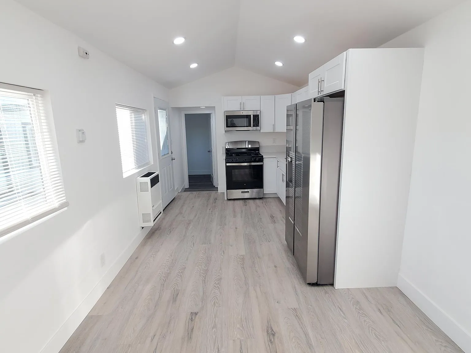 2 bed, $2,300 — Photo 4
