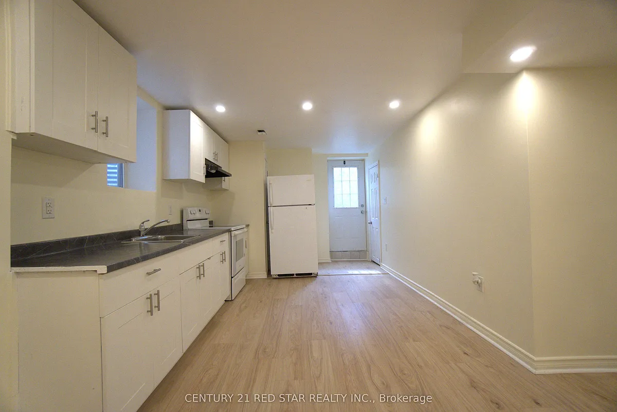Building Photo - 521 Yates Dr