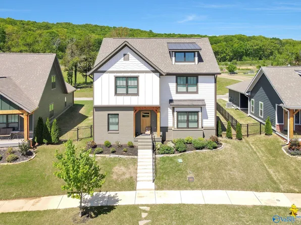 1539 Trek St NE, Huntsville, AL 35811