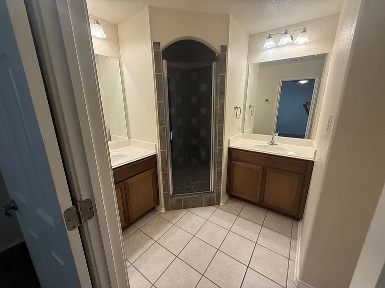 1427 Denver Blvd — Photo 22