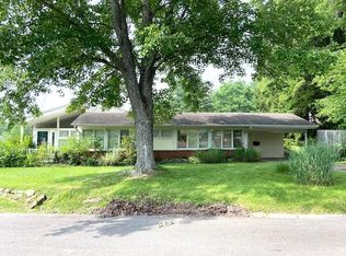898 Walhonding Ave, Logan, OH 43138