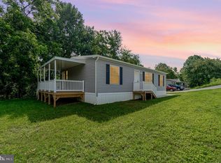 114 Fawn Circle Dr, Windsor, PA 17366