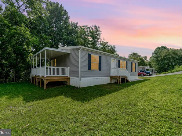 114 Fawn Circle Dr, Windsor, PA 17366