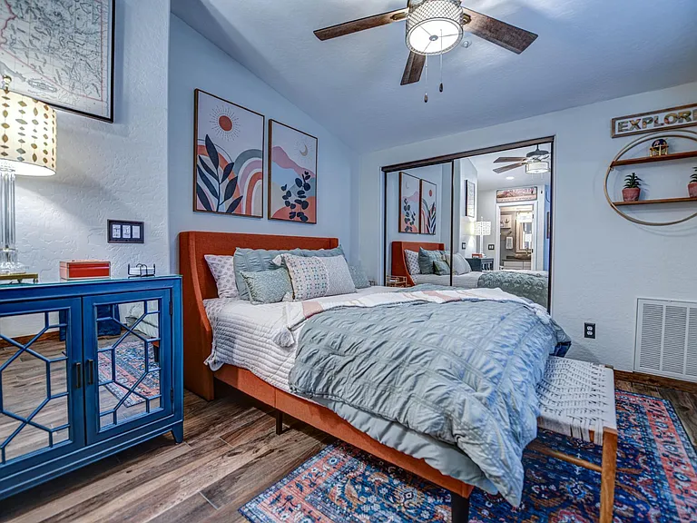 426 N Alder St — Photo 37