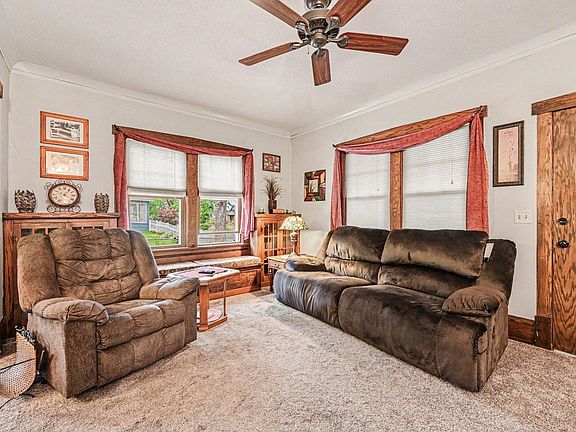 3rd image of 2678 8th Ave E