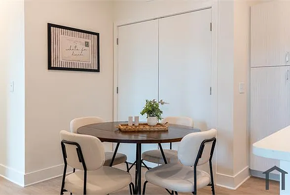 1 bed, 819 sqft, $1,217 — Photo 4