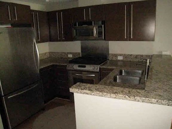 4th image of 350 11th Ave Unit 520