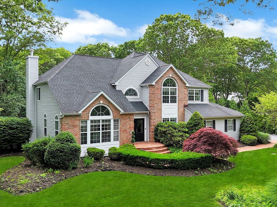 1st image of 4 Scotch Pine Lane