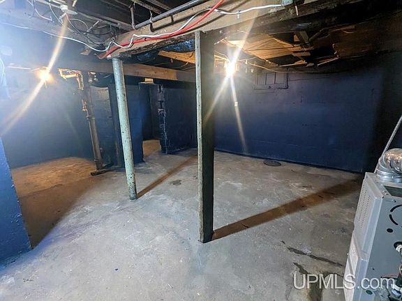 4th image of 132 N 4th Ave