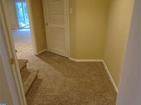 3rd image of 872 N Waterford Ln