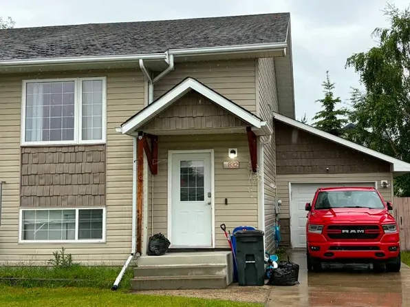 832 10th Ave E, Slave Lake, AB T0G 2A4