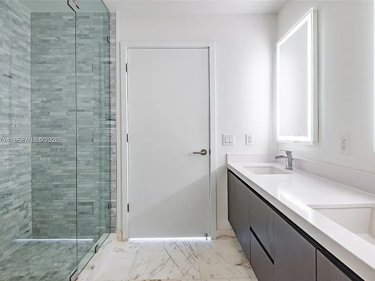 851 NE 1st Ave #2100 — Photo 30