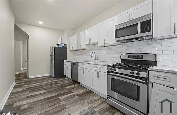 3000 Windsor Ave — Photo 9
