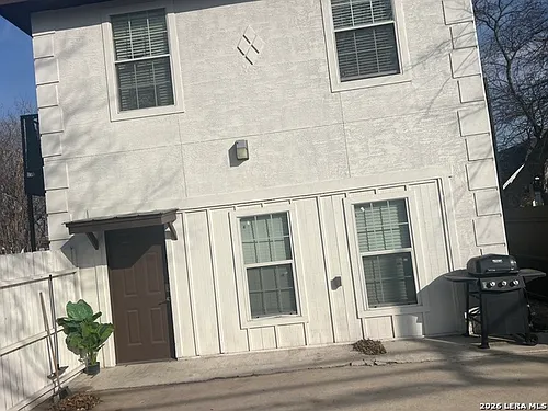1750 W Craig Pl Photo 1