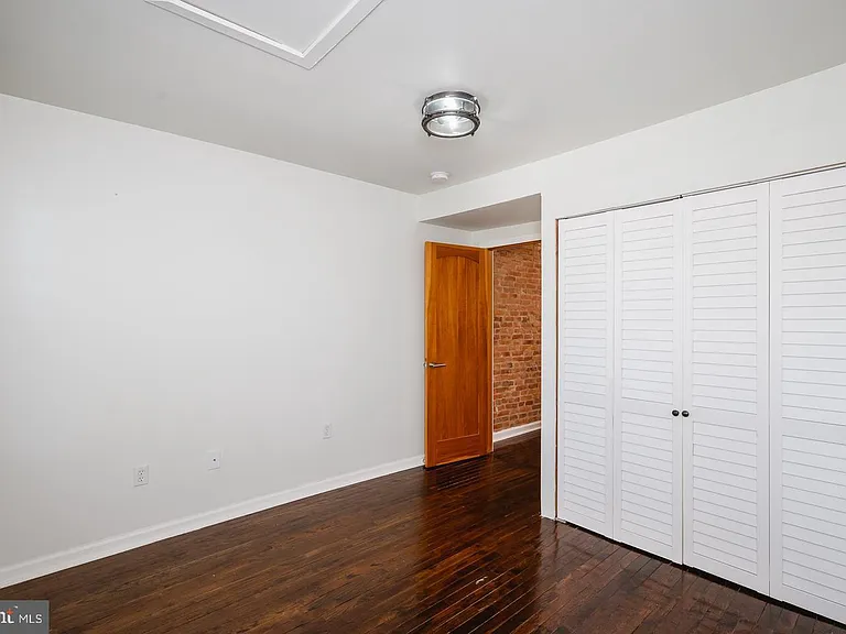 618 S Newkirk St — Photo 17