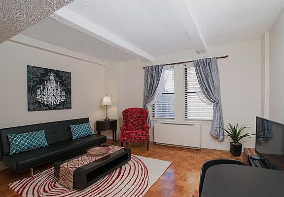 2nd image of 150 W 51st St #1225DC